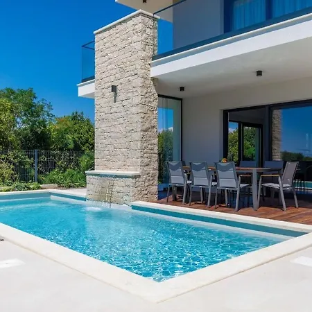 Βίλα Irena With Pool *
