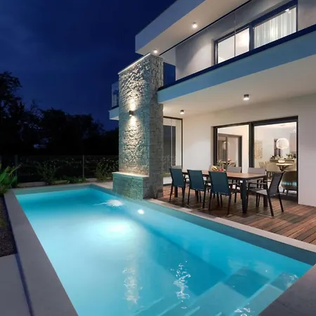 Irena With Pool Βίλα Savudrija